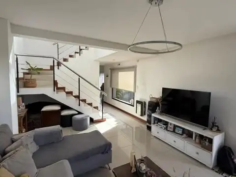 Casa en Alquiler de 3 dormitorios