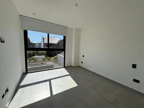 Depto Tipo Casa en Venta en Castelar, USD 170.000