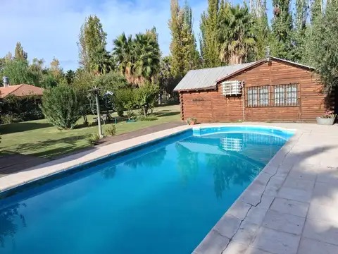 VENTA DE  CASA QUINTA CON PILETA EN MAIPU