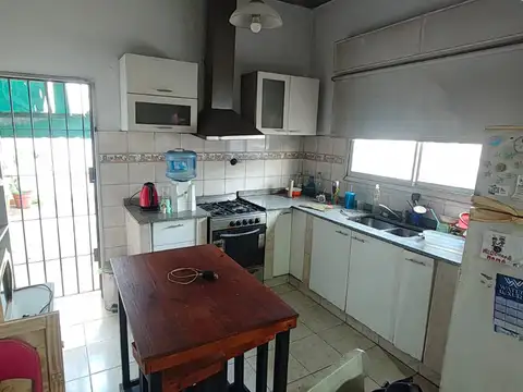 Casa Estilo Americana de 3 Ambientes en Venta en Castelar