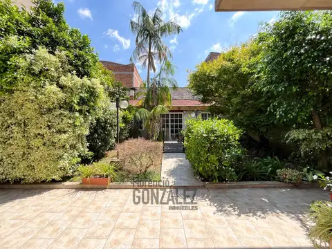 CASA 5 AMBIENTES CON FONDO PARQUIZADO