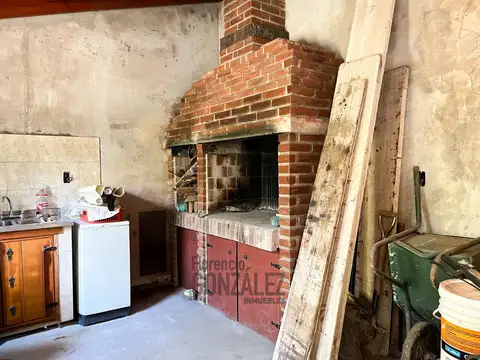 CASA 5 AMBIENTES CON FONDO PARQUIZADO