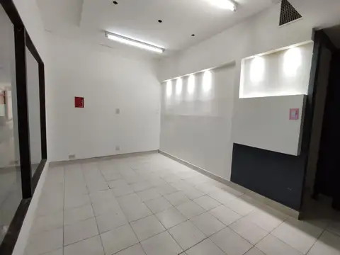 Oficina en venta en la galerìa de Cafferata al 600