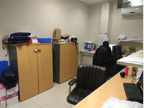 Conjunto 3 Galpones con Oficinas, Playa y Vestuarios. Excele