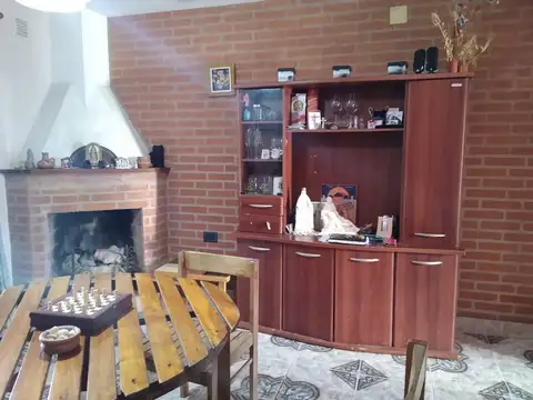 Casa 6 ambientes con 3 baños