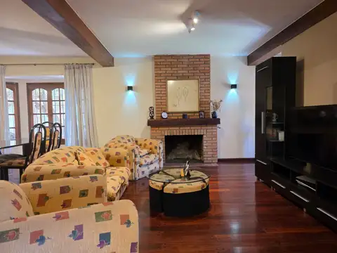 CASA VENTA CHALET ESTILO INGLES MONTEGRANDE