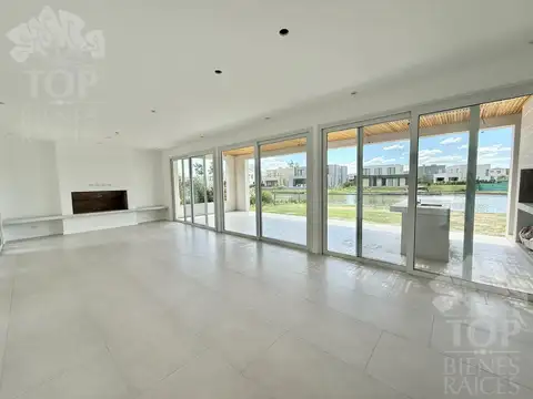 Casa en Venta en Laguna Grande, USD 629.000