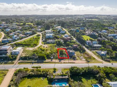 Lote en venta en El Chorro con vista al mar