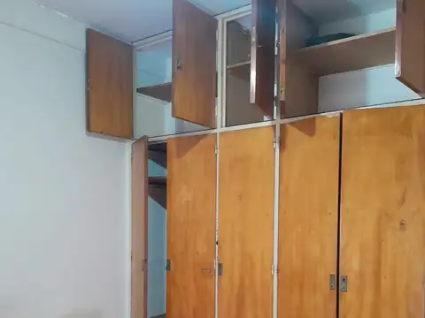 Departamento 3 amb. contra frente 2* piso x escalera