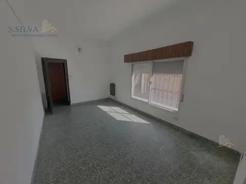 Casa 3 ambientes con 1 baño