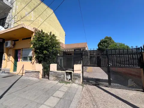 Casa + Monoambiente independiente