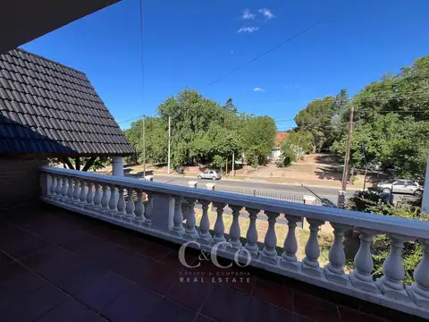 Venta Exclusiva Propiedad De 3 Dormitorios Con Piscina En Costa Azul Norte, Villa Carlos Paz