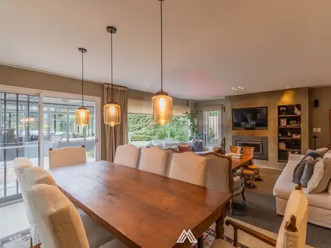 Casa en Venta en Carrasco , USD 980.000