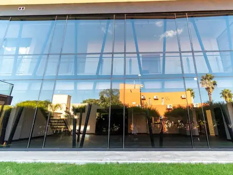Casa 4 ambientes con 5 baños