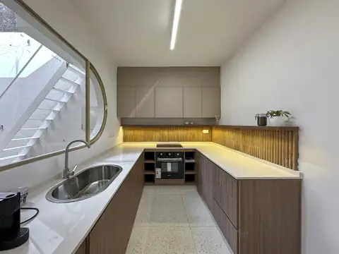 Casa de 2 dormitorios más comodín y patio más terraza y parrilla