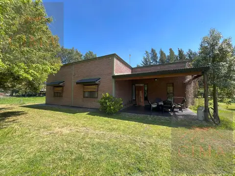 Casa 4 ambientes con 3 baños