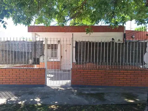 VENTA CASA 4 AMB ITUZAINGO PATIO COCHERAS GALPON