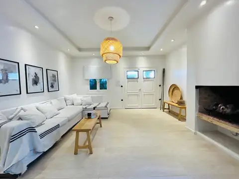 Casa 5 ambientes venta Remedios de Escalada