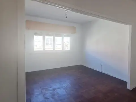 Depto Tipo Casa en Venta 50 años
