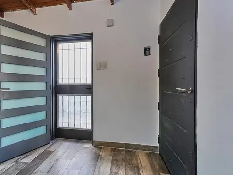 Casa en Venta con 4 cocheras