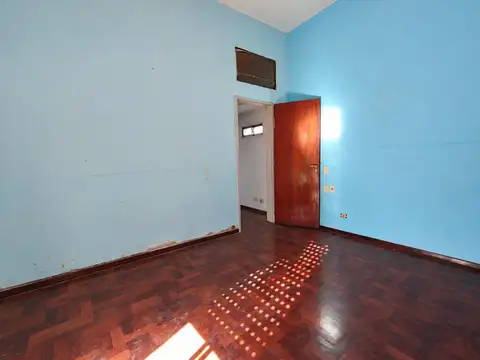 Depto Tipo Casa en Alquiler con 4 cocheras