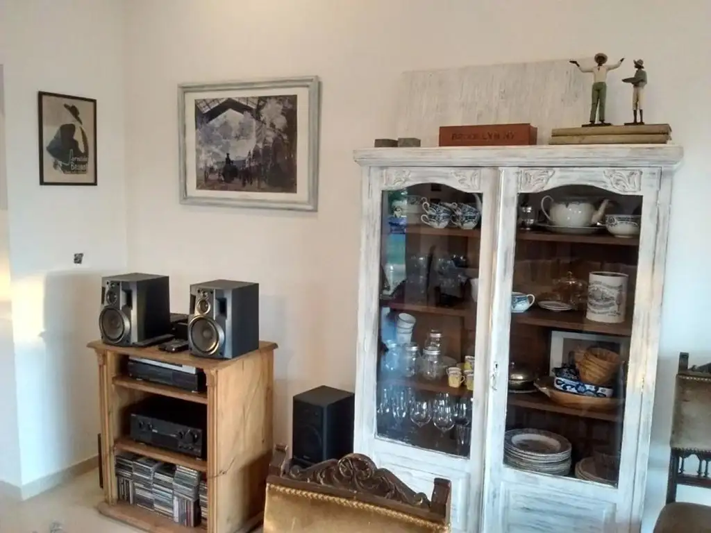 Casa - 210  m² Cubierta | 3 dormitorios | 3 baños | 4 ambientes | 4 cocheras | 220  m² Terreno