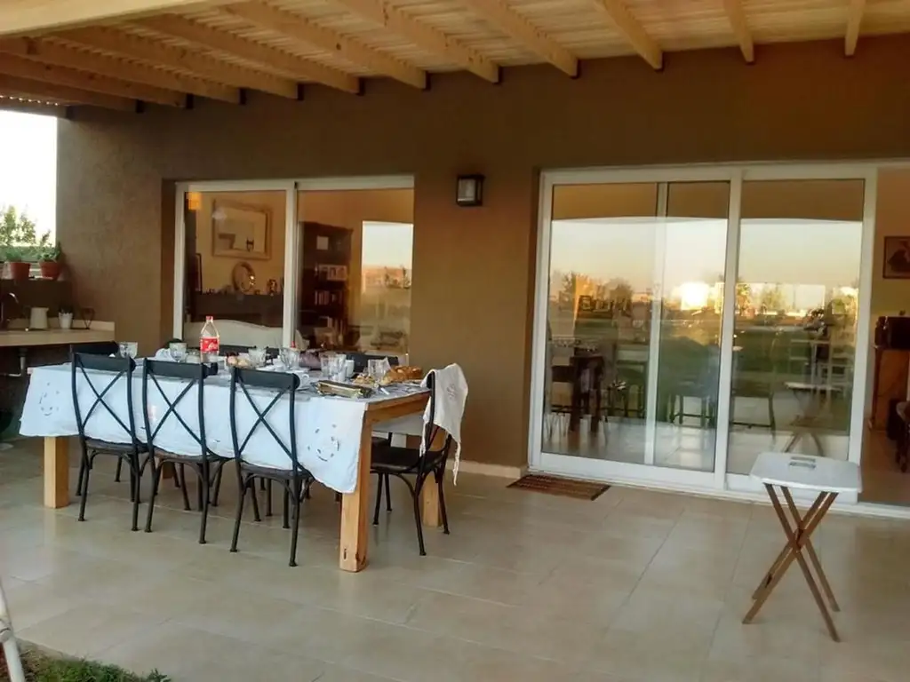 Casa en Alquiler de 210,0 m2