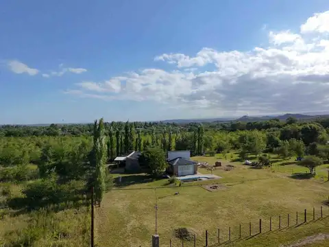 SE VENDE CASA + QUINCHO LOTE 2400 m2 BARRIO CRERAD