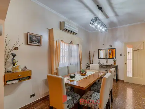 Venta PH 4 ambientes con cochera y entrada independiente en Ciudadela