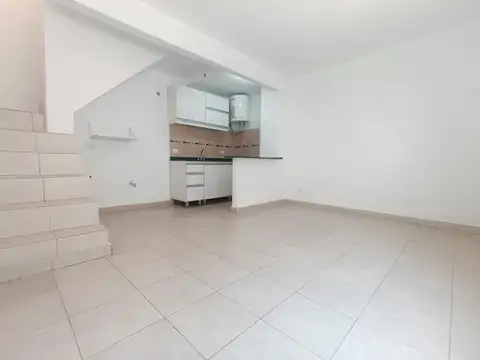Depto Tipo Casa en Venta en Castelar, USD 49.900