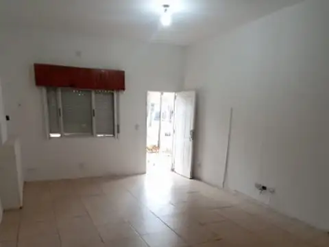 DEPARTAMENTO DE 3 AMBIENTES EN ALQUILER - MORON SUR