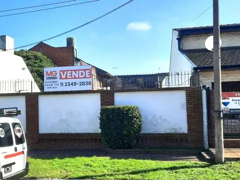 Terreno en Quilmes con Piscina