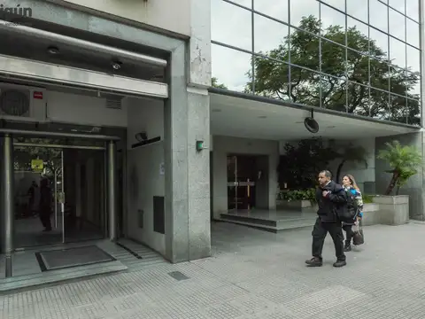 Al frente con vista a la 9 de Julio