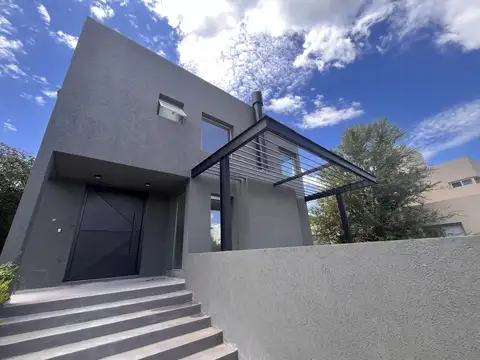 Casa en Venta al Oeste