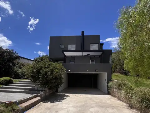 Casa 3 ambientes con 3 baños