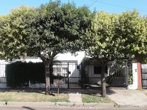 Casa 4 Ambientes Venta - Boulogne