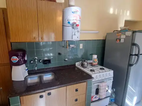 Luminoso Dpto de 2 ambientes, ubicado en zona residencial a menos de 2 cuadras del mar! + jardin