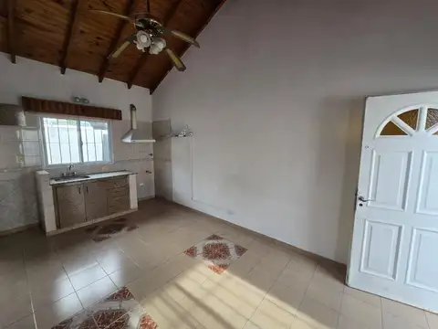 Depto Tipo Casa en Alquiler en Merlo, $ 500.000