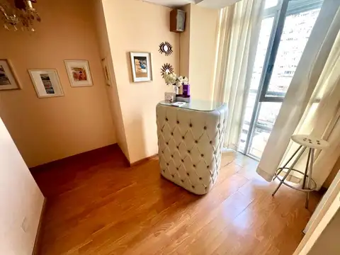 Retasado!!!!!!Piso de Oficinas en  Excelente Ubicación. Rivadavia y J.M.Moreno