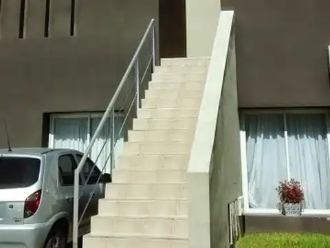 2 amb. usd 95.000.-OPORTUNIDAD  c/patio/parrilla  y coch.