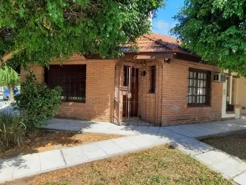 CASA PH  VENTA ITUZAINGO