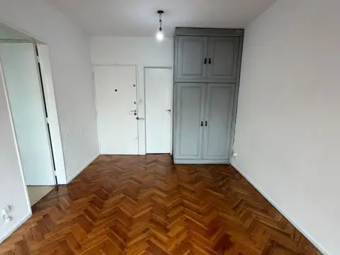 Venta Monoambiente amplio con balcón en San telmo