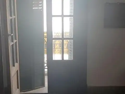 Casa 6 ambientes con 2 baños