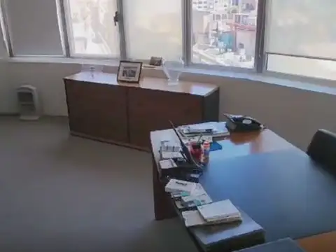 Oficina en Alquiler 180 m2 en esquina