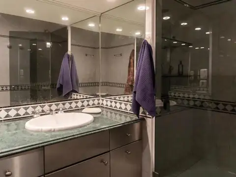 Departamento 5 ambientes con 4 baños