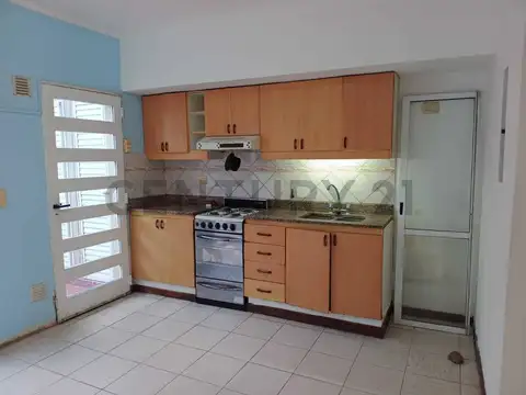 Casa en Alquiler con 1 cochera