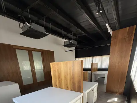Oficina 2 ambientes con 2 baños