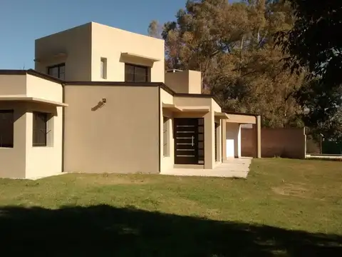 Casa quinta 3 dormitorios Colastiné Norte