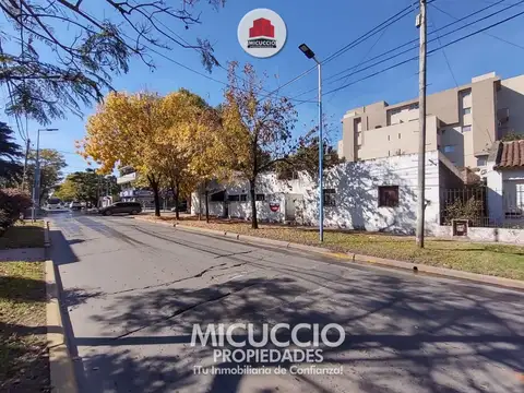 Lote con viviendas en venta, César Díaz esq. Rivadavia, Escobar centro. ESCUCHA OFERTAS