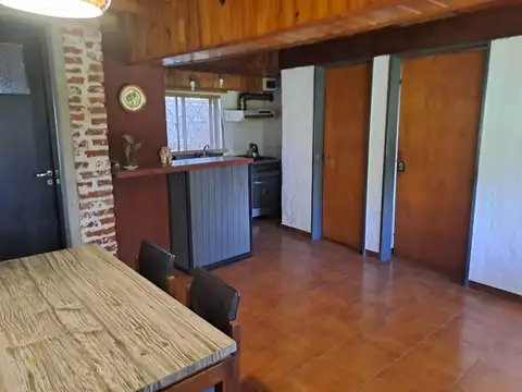 VENTA CASA TRES AMBIENTES  COUNTRY RODA GARAGE PARRILLA 2 HABITACIONES JARDIN